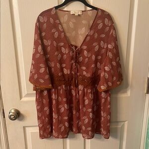 Women's Rust Leaf Patterned Top